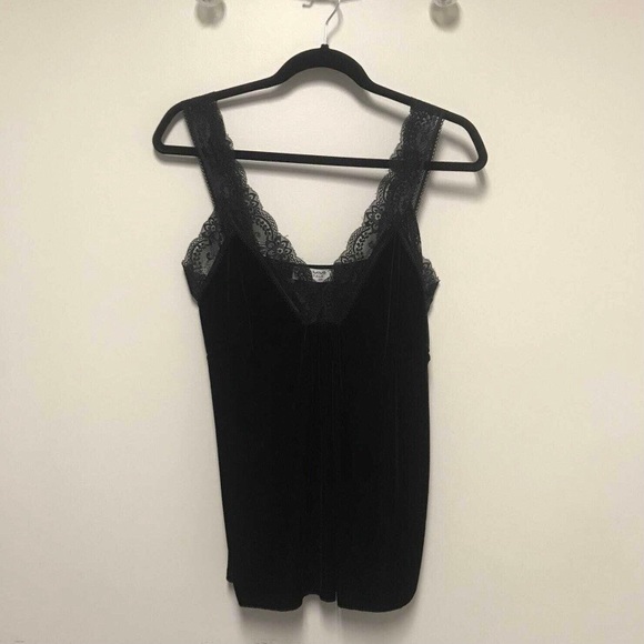 Femme Fatale black velvet top - Picture 2 of 5